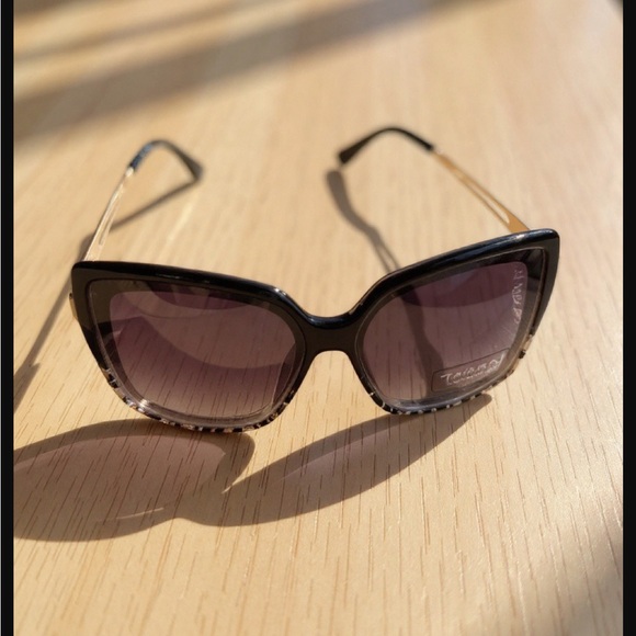 Tahari Accessories - Tahari Black and Gold Sunglasses